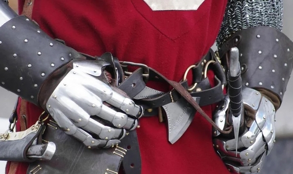 knight gloves